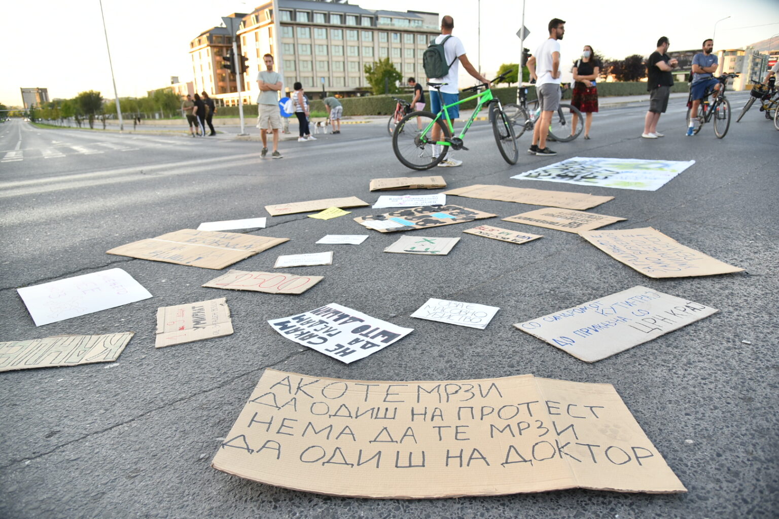 Protest Novo lisice, Zagaduvanje Vardariste