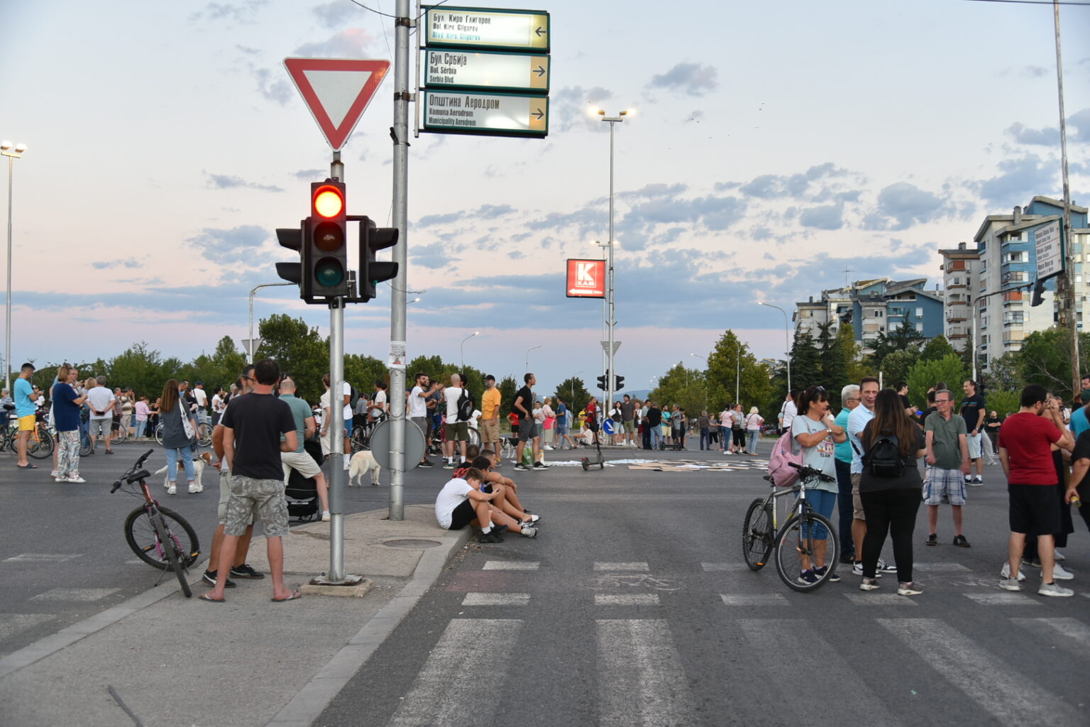 Protest Novo lisice, Zagaduvanje Vardariste