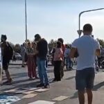 Граѓани го блокираа мостот „Близнаци“ – бараат трајно решение за дивата депонија во Вардариште