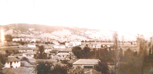 Постоело ли село со името Демир Хисар?