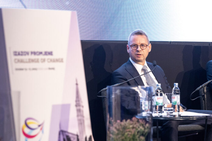 Rovinj: Alkaloid Rovinj Lone