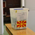 ДИК: Разгледани приговори и потврден бројот на набљудувачи, гласањето се одвива непречено