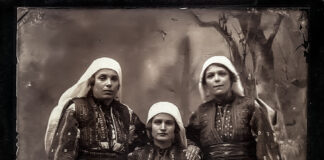 Фотографии од браќата Манаки во старо-ново руво!