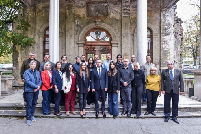 1408e53c-79b8-4c73-865d-646c0ba8f0a2