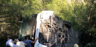 Најмалку 45 аџии загинаа во автобуска несреќа во Саудиска Арабија