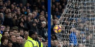 Пад на головите од отворена игра