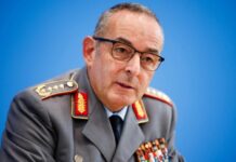 Началникот на германските вооружени сили бара сите млади мажи да бидат проценети за воена служба