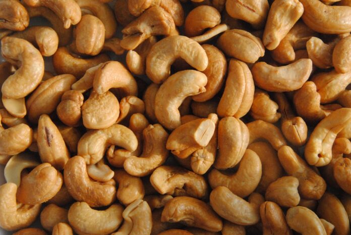 cashew-nuts-1549580_1280
