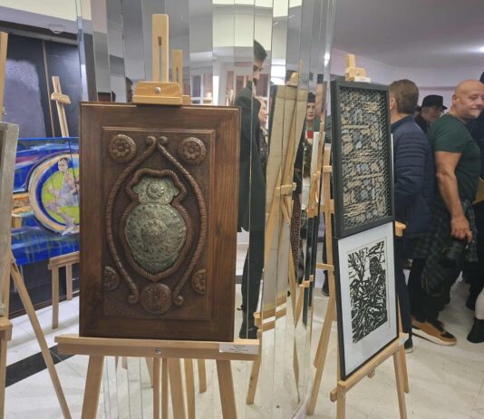 Да се љуби уметноста значи да се љубат трагите што ги остава – традиционална изложба на ДЛУБ