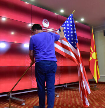 Доследноста на американските политики кон Македонија дава право за суверено одлучување за уставните измени