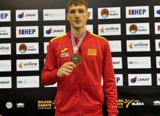 Десет медали за македонските каратисти