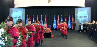 Оддадена последна почит на поранешниот албански премиер Фатос Нано