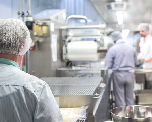 Ученици од ООУ „Димо Хаџи Димов“ се пожалиле на стомачни болки, АХВ врши вонреден надзор во кујната