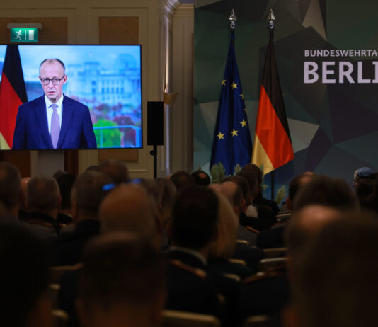 Кршливата коалиција на Мерц попушта под притисокот за реформирање на Германија