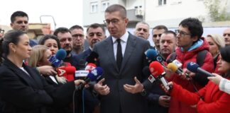 Мицкоски: 55.000 студенти ќе добијат по 15.300 денари за електронски уреди