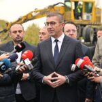 За рекордно време успеавме да ги мобилизираме сите капацитети и започнеме со чистење на Град Скопје, порача Мицкоски