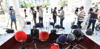 Кога професионалните принципи и новинарската етика замолчуваат, спинот зборува