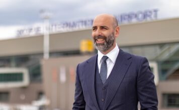 Годинава инвестиравме 3,8 милиони евра во модернизација на патничките услуги на Меѓународниот аеродром Скопјe, истакна Курт