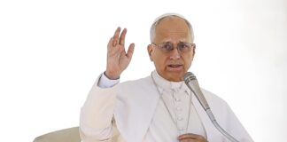 Папата повика на „длабоко размислување“ за третманот на мигрантите во САД