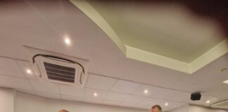 Наградата „Нико Нестор пливање за мир“ доделена на Евгениј Поп Ацев