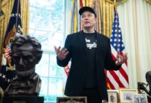 Како би влијаел првиот билионер врз демократијата и владеењето на правото