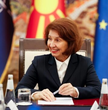 Како Европјани, должни сме да ги браниме мирот и демократијата, порача Силјановска Давкова