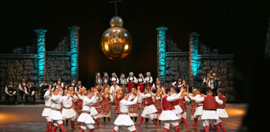 Концерт „Изворни минијатури“ од „Танец“