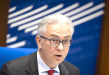 Теодорос Русопулос – долгогодишна кариера во функција на притисок врз Македонија