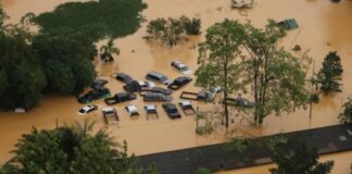 Во поплавите во Тајланд загинаа најмалку 145 луѓе