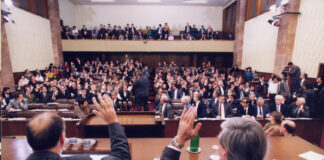 Уставот е есенцијалната врска на еден народ со својата матична држава!