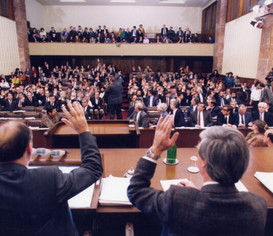 Уставот е есенцијалната врска на еден народ со својата матична држава!