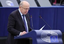 ЕУ да престане да ги следи плановите на Трамп и да понуди свој мир за Украина, порача еврокомесарот Кубилиус Andrius Kubilius