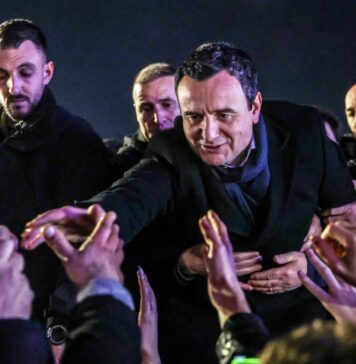 Курти убедливо победи на вонредните избори во Косово Kurti- izbori