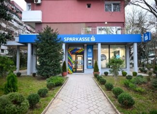 Отворени реновираните експозитури на Шпаркасе банка во Капиштец и во Чаир