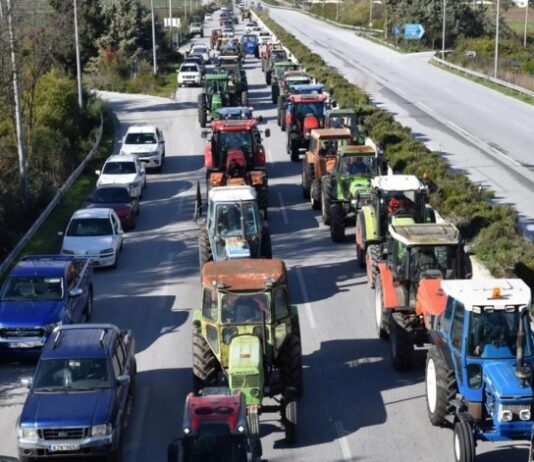 Грчките земјоделци го блокираа граничниот премин Евзони кон нашата земја