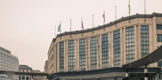 Белгија ги замрзнува платите на пратениците во следните четири години