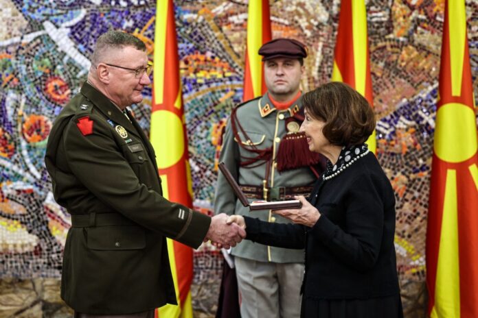 davkova general odlikuvanje