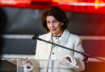 Силјановска-Давкова разговараше со македонските мировници: Не е случајна огромната доверба на граѓаните во Армијата