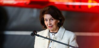 Силјановска-Давкова разговараше со македонските мировници: Не е случајна огромната доверба на граѓаните во Армијата