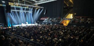 Џим Џефрис ја освои публиката во Скопје: Смеа и фантастична енергија за повеќе од 1.500 посетители на двочасовен стендап