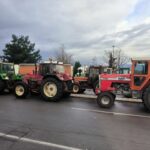 Грчките земјоделци ги интензивираат активностите – дополнителни блокади низ целата земја