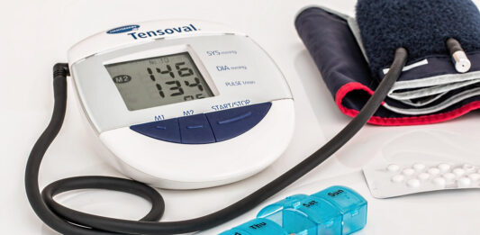 Менувајте ги батериите на апаратот за мерење притисок