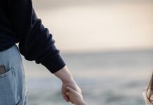 Две реченици ја откриваат манипулативната мајка