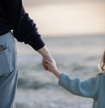 Две реченици ја откриваат манипулативната мајка