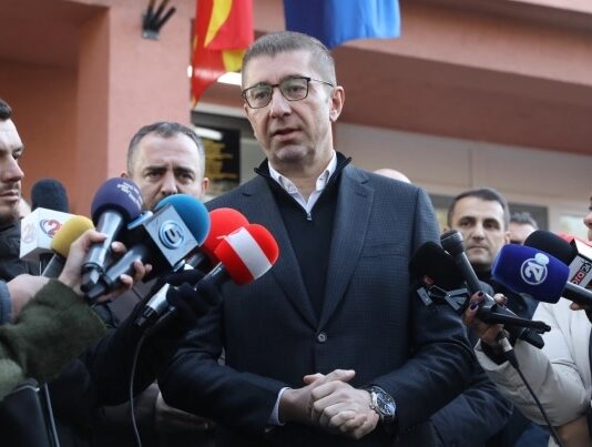 Темата со мигранти е непостоечка, опозицијата сака да шири страв и паника, истакна Мицкоски