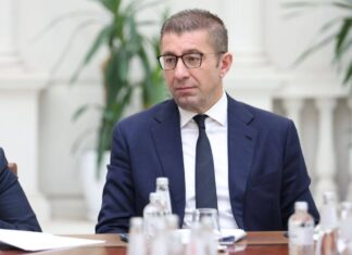 Железницата ја враќаме на шините на развојот, почнати се градежните работи за т.н. градски воз, вели Мицкоски