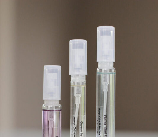 Како на културен начин да му кажете некому дека има непријатен мирис?