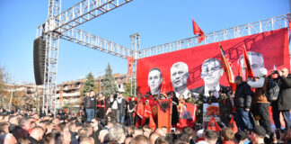 Фото: Поддршка за осомничените за воени злосторства во Скопје под слоганот „Јас сум УЧК”