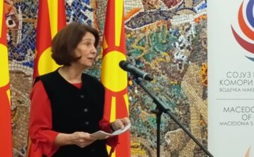 Силјановска-Давкова: Не можеме да ја заборавиме пожртвуваноста на поколенијата што ги удрија темелите на државноста