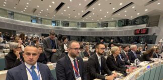 Македонија ја потврдува посветеноста во борбата против криумчарењето мигранти, порача Тошковски во Брисел